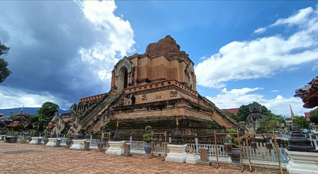 Wat Chedi Luang tour